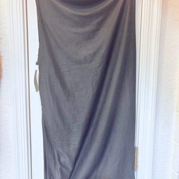 Beyond Yoga Black Pocket InfinityScarf - Picture 3 of 8